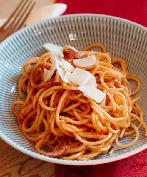 spaghetti al sugo, piatto di cucina tipica italiana al ristorante Baita PantaRei Livigno
